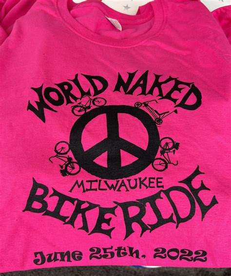 milwaukee world naked bike ride|8 photos (and a video) from Milwaukees first World Naked Bike。